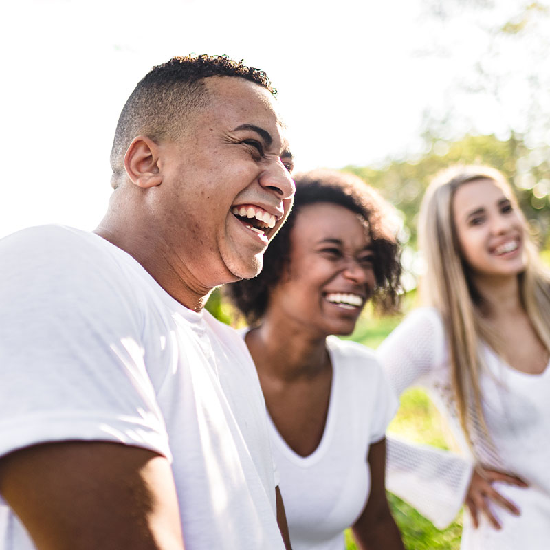 Students volunteer cleaning the park